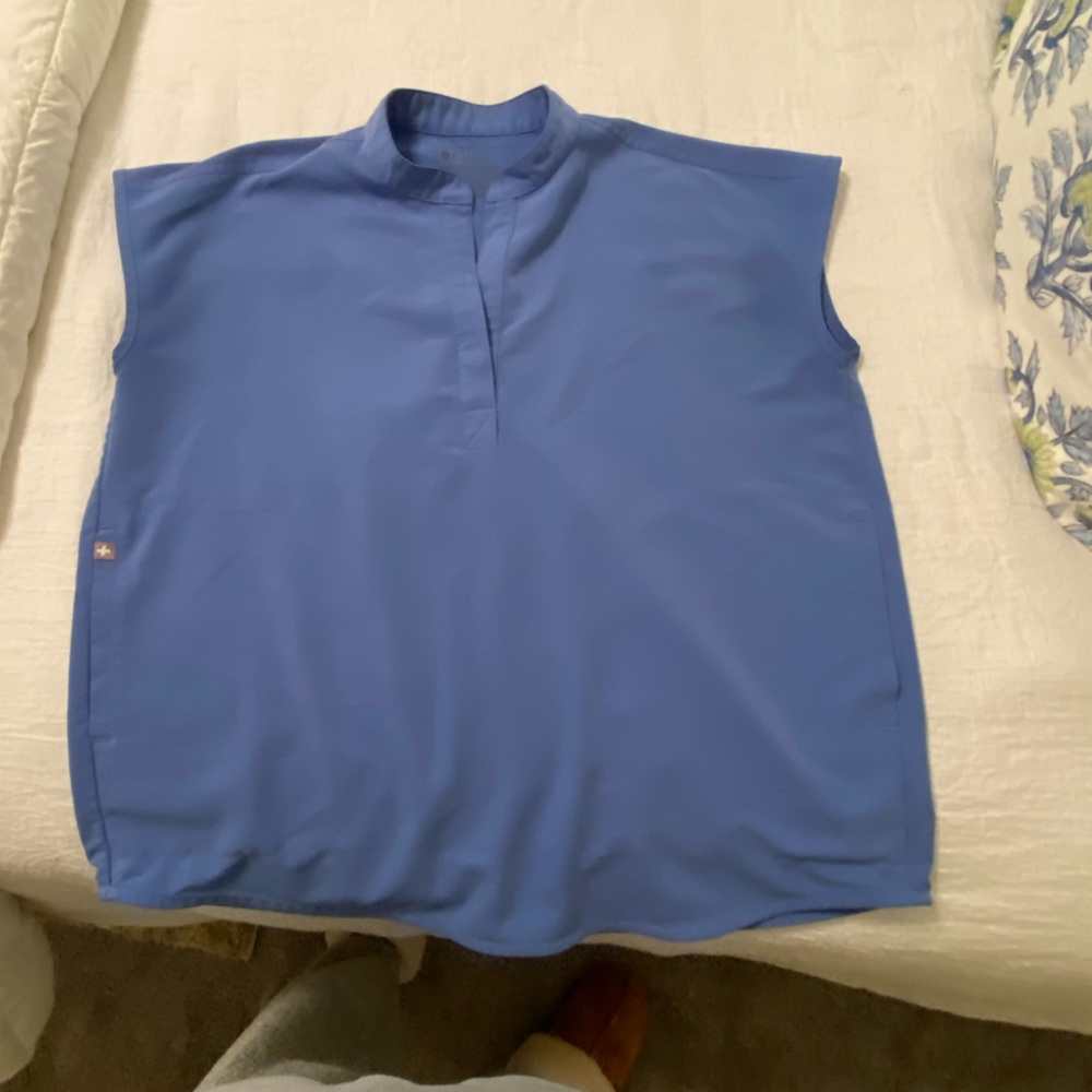FIGS scrub top